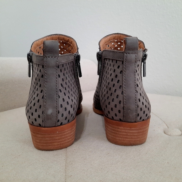 Lucky Brand | Basel Perforated Bootie | Size 6 - Picture 7 of 10